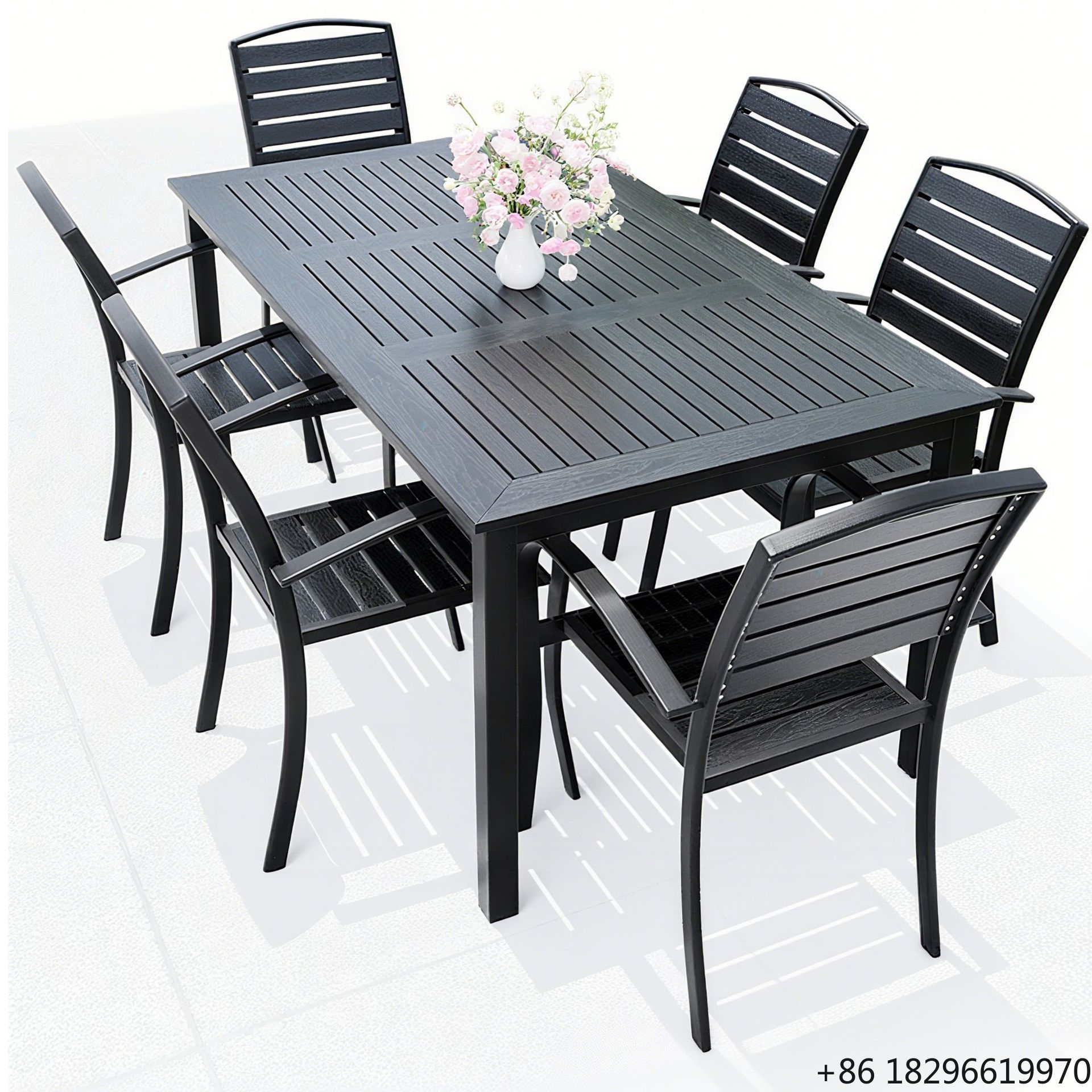 Outdoor Furniture Table And Chairs - طقم طاولة وكراسي حديقة من الخيزران